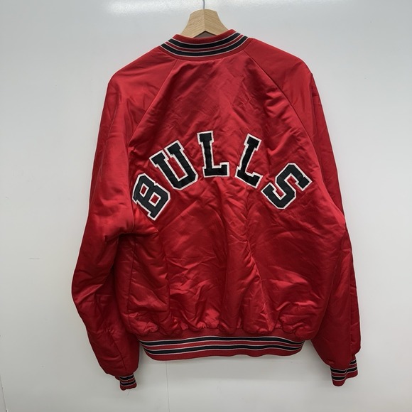 Chalk Line Other - Vintage Chicago Bulls Satin Jacket Mens Extra Large Chalk Line Spellout NBA 90s